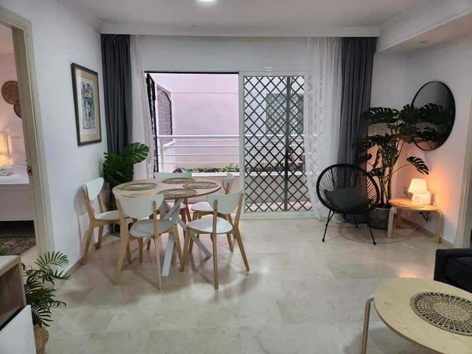 Apartment Beachfront Accommodation Estepona Exterior photo