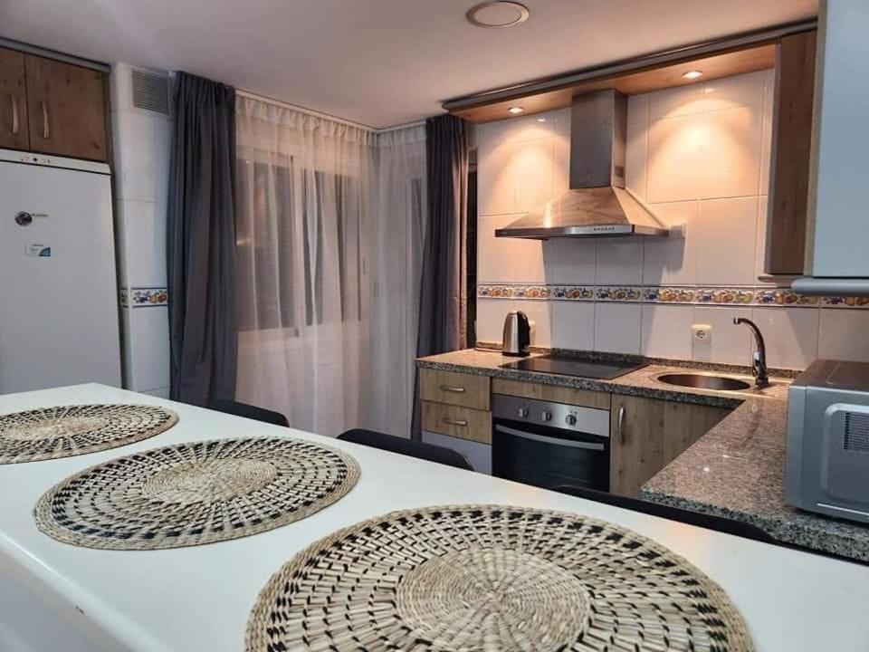 Apartment Beachfront Accommodation Estepona Exterior photo